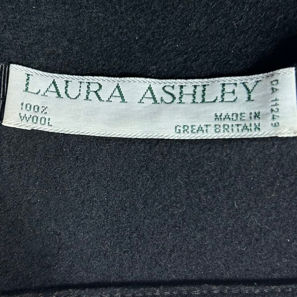 Laura Ashley Black Wool Cloche Hat Burgundy Bow Vintage Made in Great Britain - Picture 5 of 6